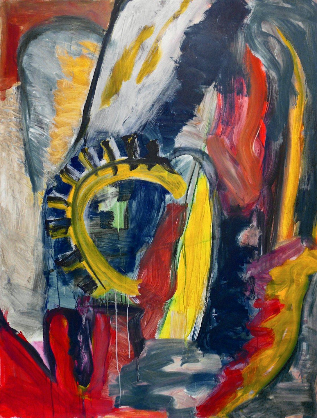 Pittura astratta con pennellate audaci e materiche rosse, gialle, blu, grigie e bianche.